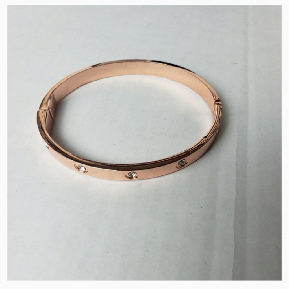 Magnetic rose gold bangle
